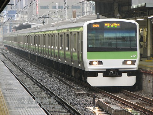 也是东京铁道路网的骨干之一,目前全线均采用jr东日本开发的e231系